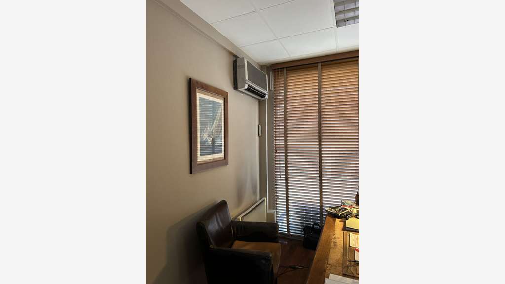 Loue local 76m² en RDC à Lyon 69006 Rue Tête d'or