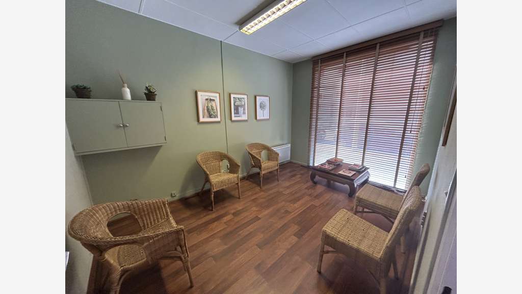 Loue local 76m² en RDC à Lyon 69006 Rue Tête d'or