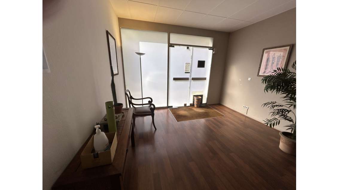 Loue local 76m² en RDC à Lyon 69006 Rue Tête d'or