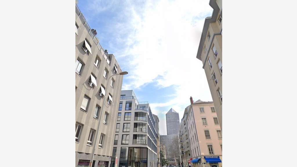 Loue local 76m² en RDC à Lyon 69006 Rue Tête d'or