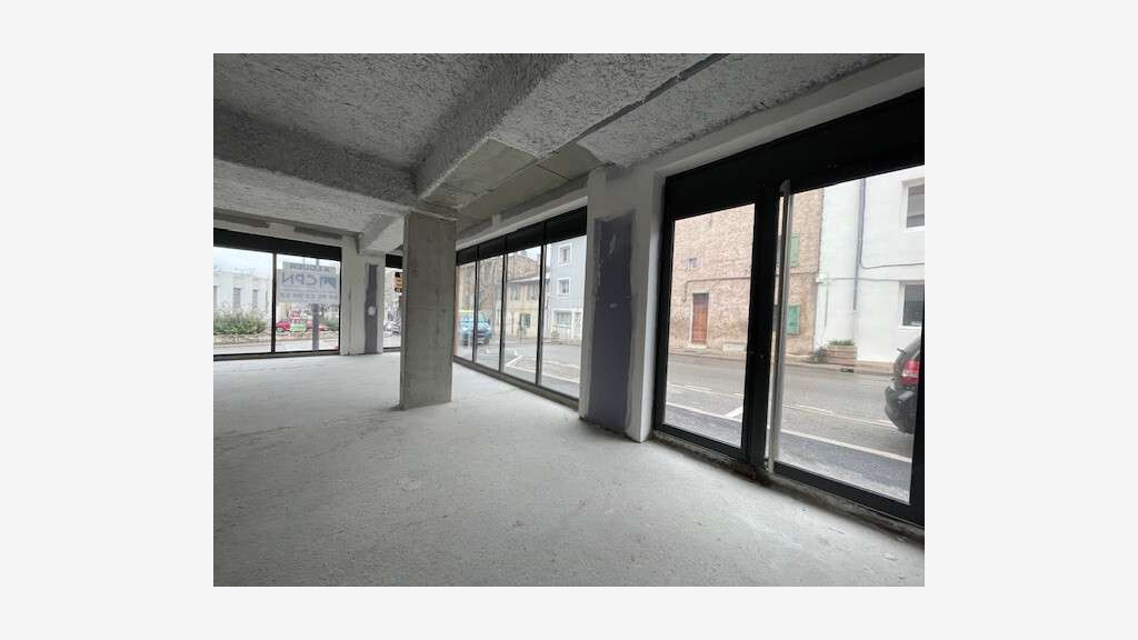 Local commercial 73 m² à louer La Destrousse 13112