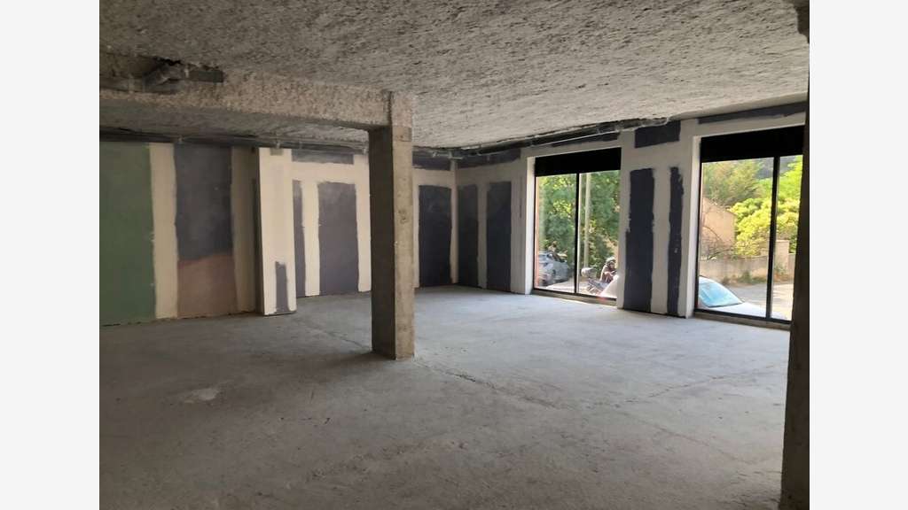 Local commercial 73 m² à louer La Destrousse 13112