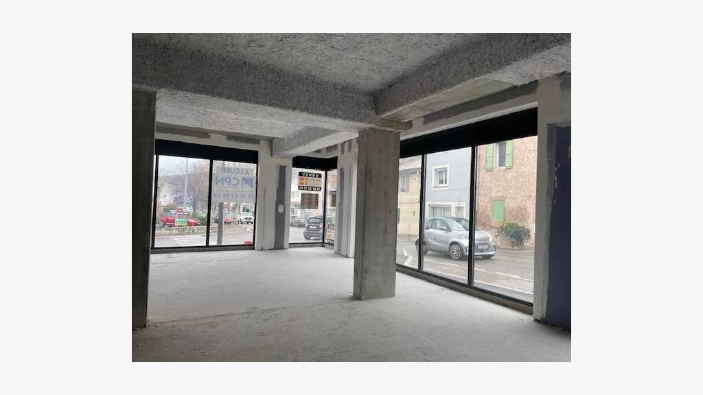 Local commercial 73 m² à louer La Destrousse 13112