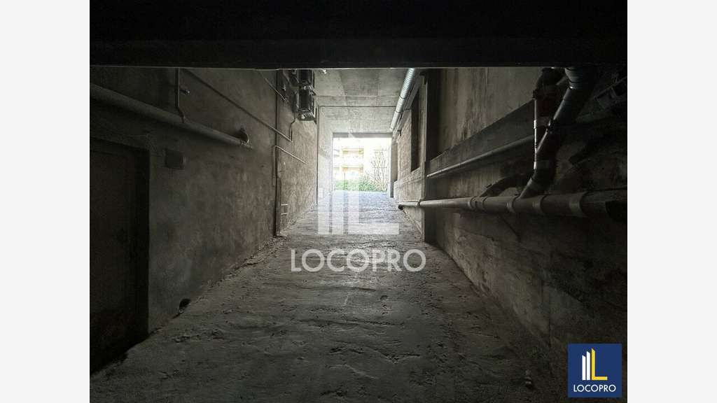 A louer local d'activité 210m² à Cagnes-sur-Mer