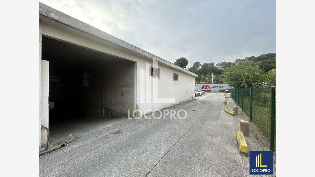 A louer local d'activité 210m² à Cagnes-sur-Mer