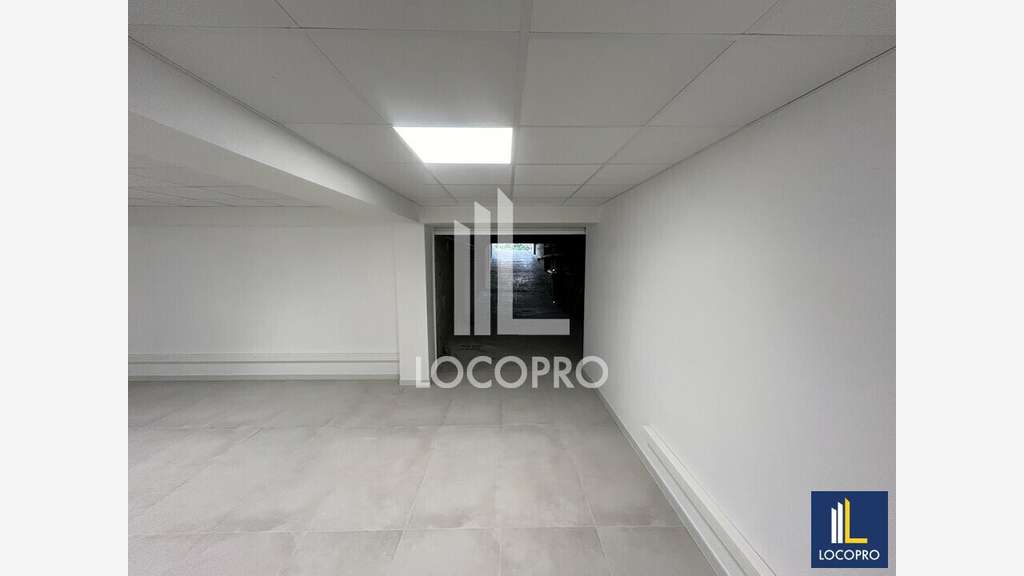 A louer local d'activité 210m² à Cagnes-sur-Mer