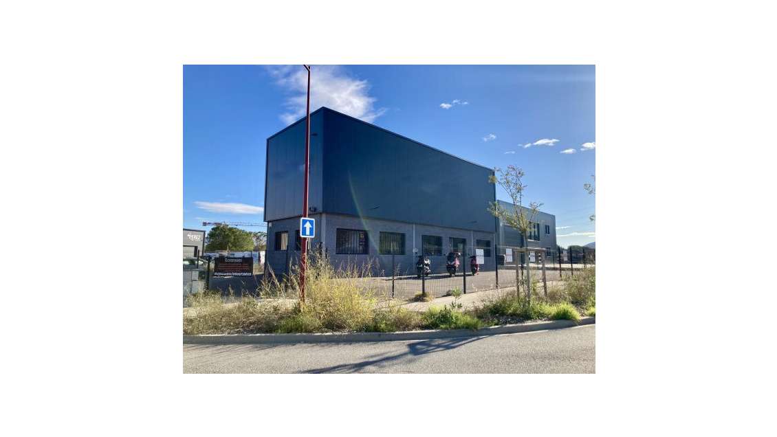 Loue local d'activité de 100m² prox Argelès /Mer