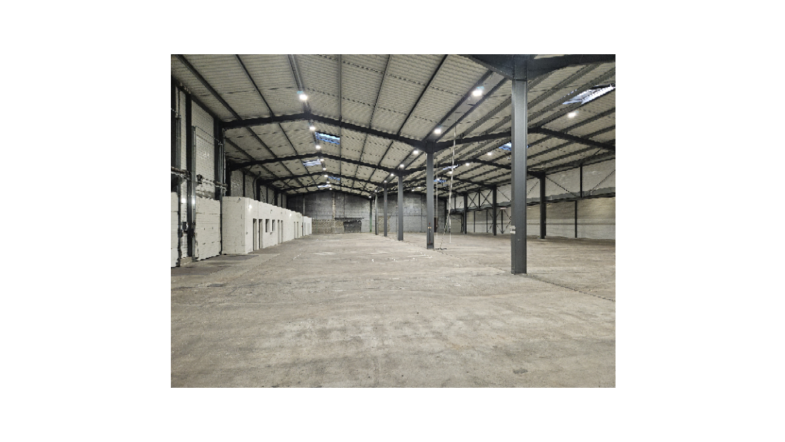 Local d'activité 1078m² à louer Angers Saint Serge