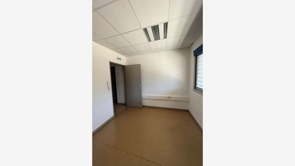 Local d'activité de 150m² à louer dans le 34