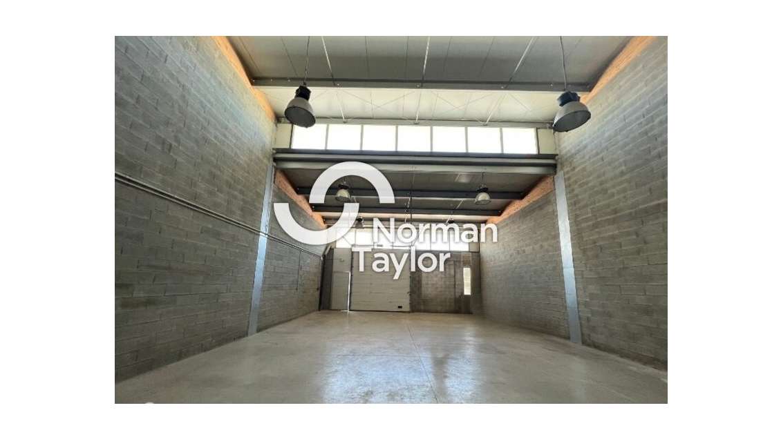 Local d'activité de 150m² à louer dans le 34