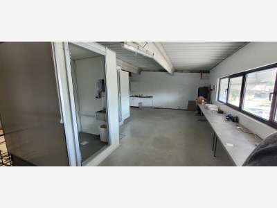 Loue local d'activité bureaux 225m² à Montauroux
