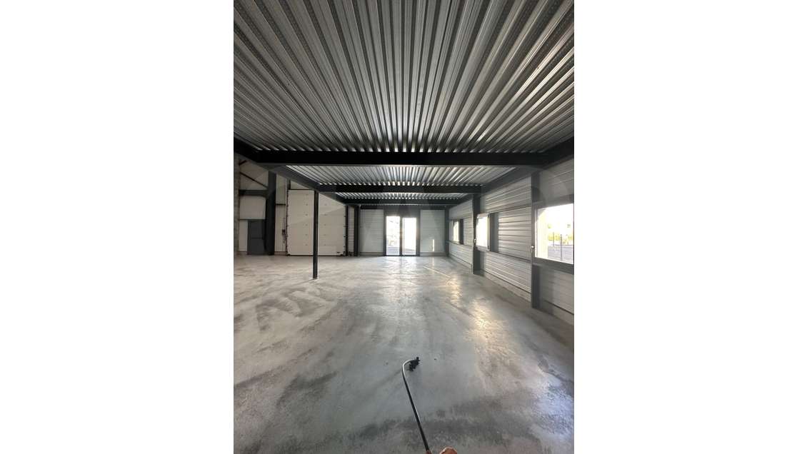 A louer local d'activité de 270m² à Trégueux