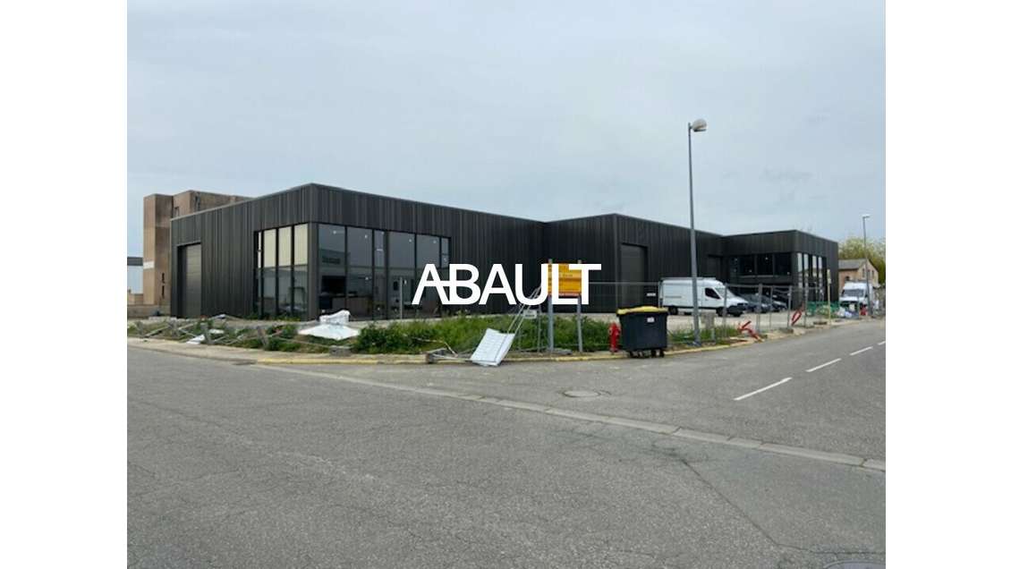 bâtiment artisanal neuf 478m² à louer à Beauzelle 