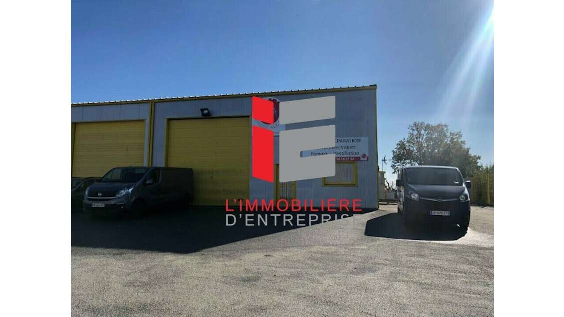 Local d'activité de 457m² à louer à Caudan