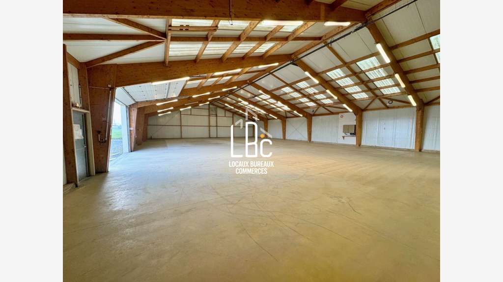 Loue local d'activité de 595m² à Divatte-sur-Loire