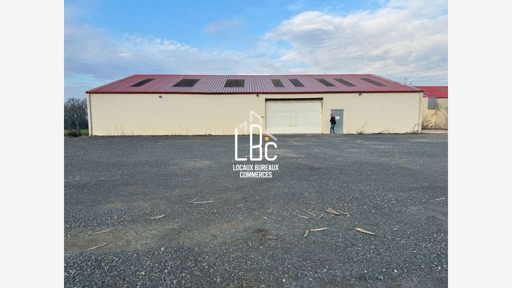 Loue local d'activité de 595m² à Divatte-sur-Loire