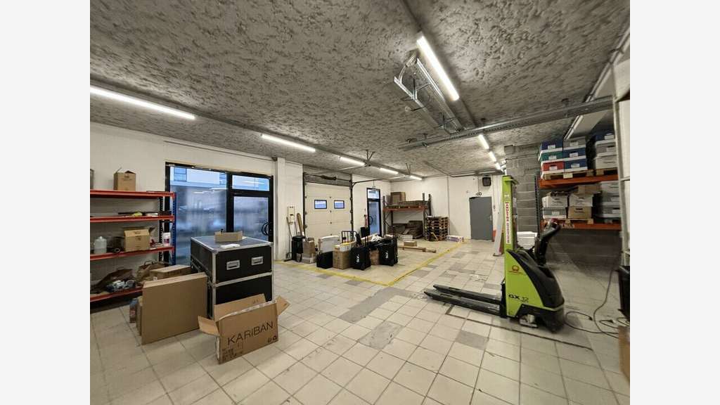 A louer local d'activité 172m² à Limas