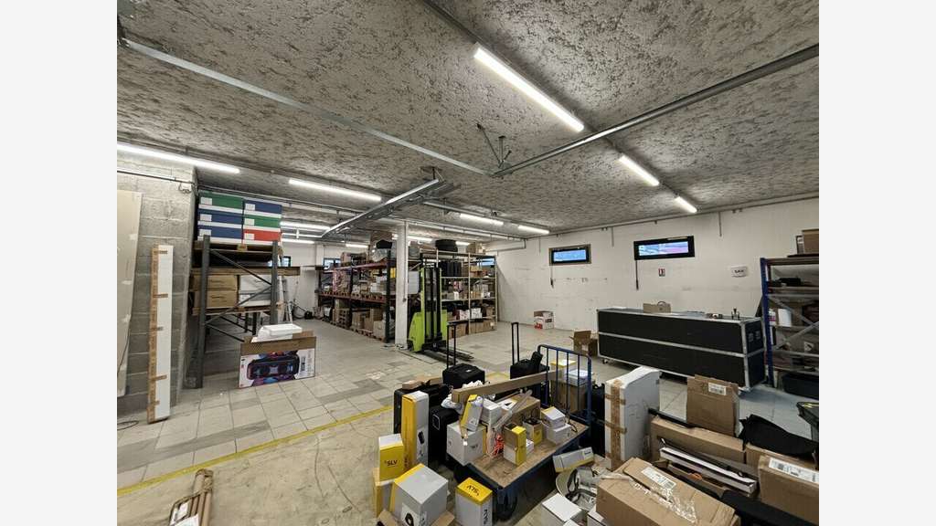 A louer local d'activité 172m² à Limas
