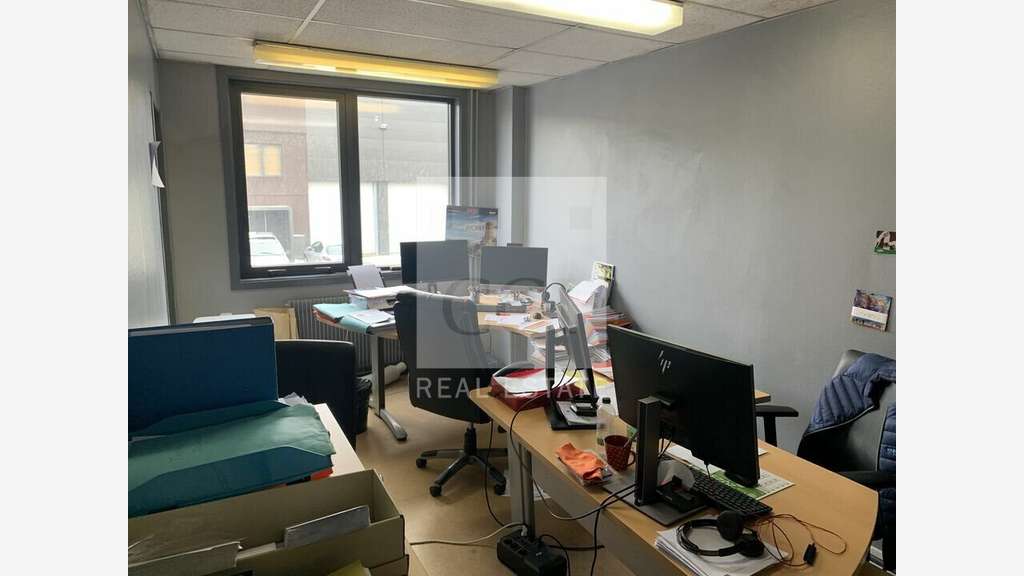 A louer 2 locaux activités modernes à Dardilly