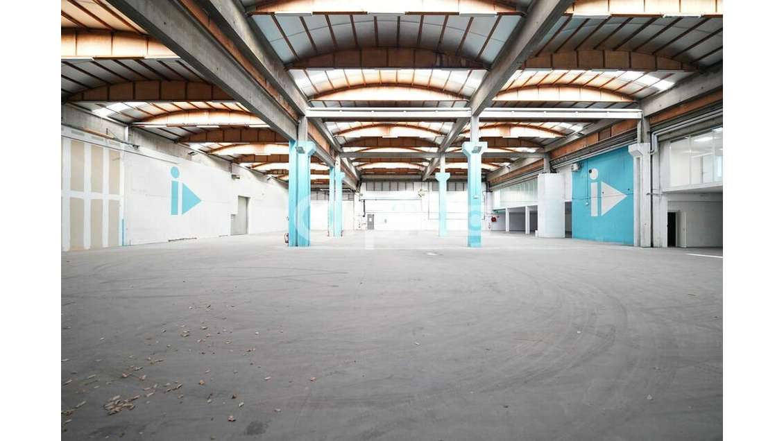 A louer local d'activité 540m² à Saint-Priest