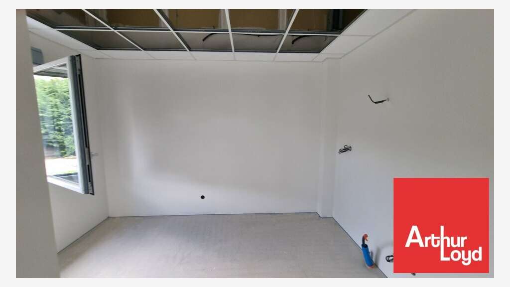 A louer local d'activité neuf 540m² à Poitiers