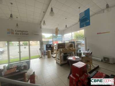 A louer local d'activité de 980m² à Dax Sablar