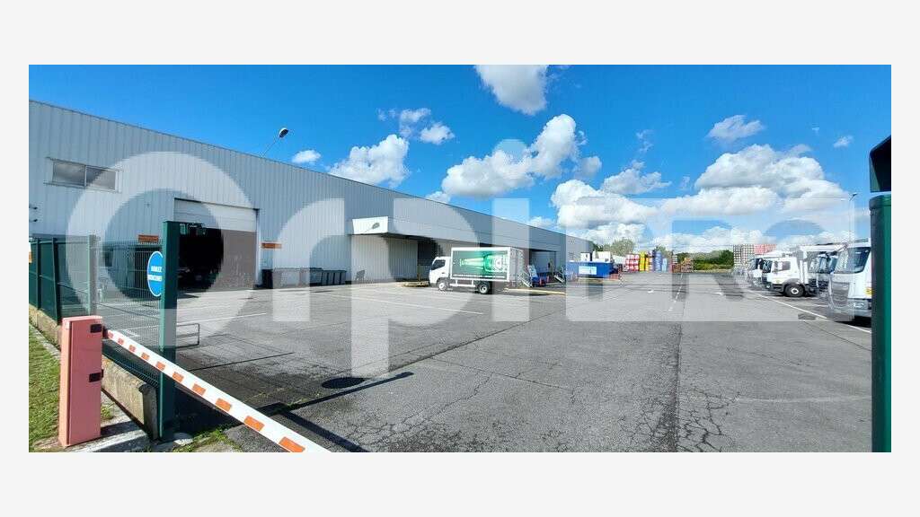 A louer local d'activité 3000m² sur 1.1ha à Agnetz