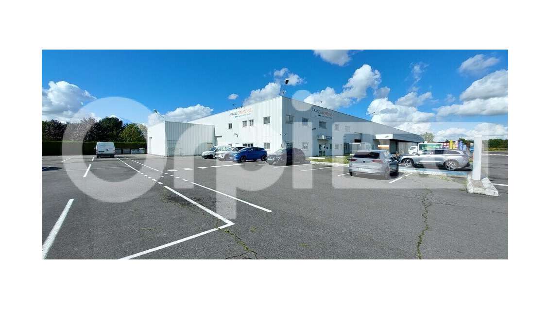 A louer local d'activité 3000m² sur 1.1ha à Agnetz