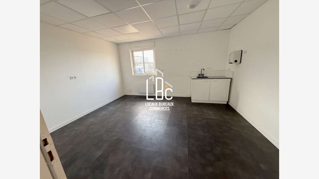 A louer local d'activité 245m² à Ancenis Aéropole