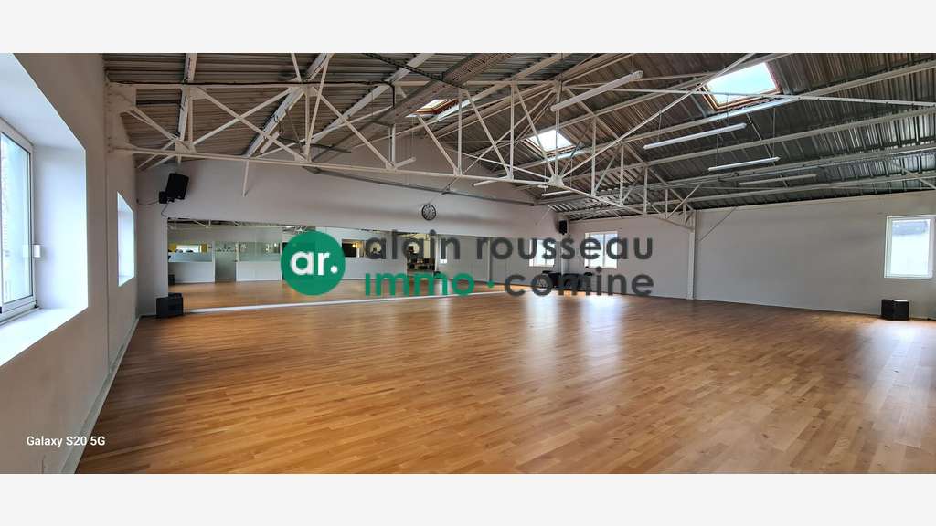 A louer local d'activité 411m² à Angers Est