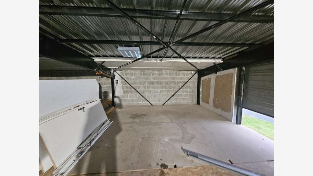 A louer local 210m² à Ste-Gemmes-sur-Loire