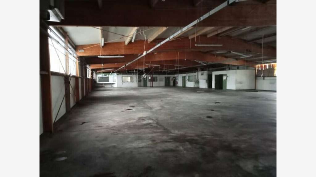 Bâtiment industriel 840m² à louer à Argentan