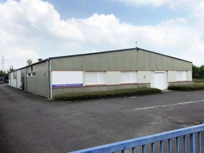 Bâtiment industriel 840m² à louer à Argentan