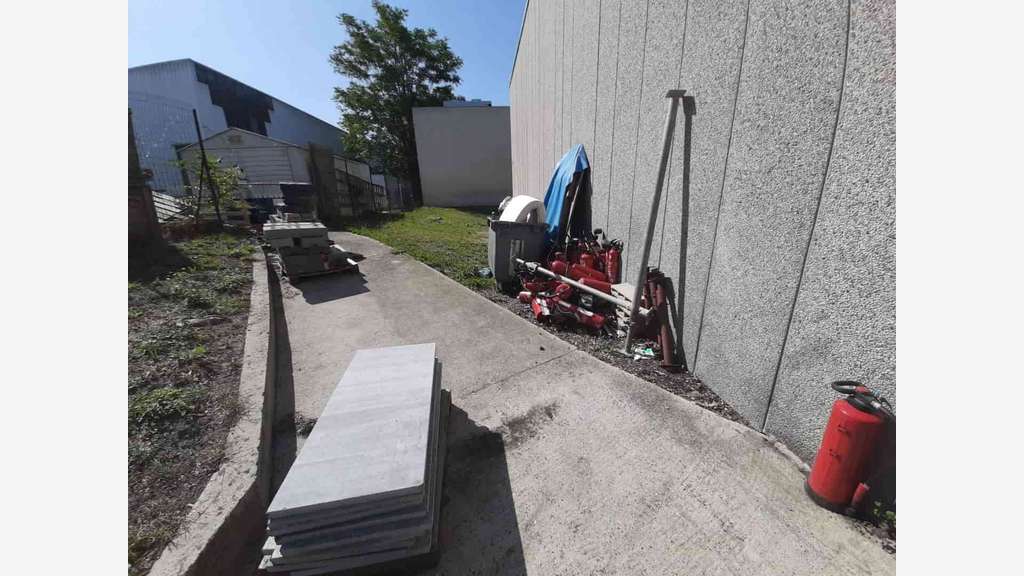À louer local d'activités 690m² à Argenteuil 