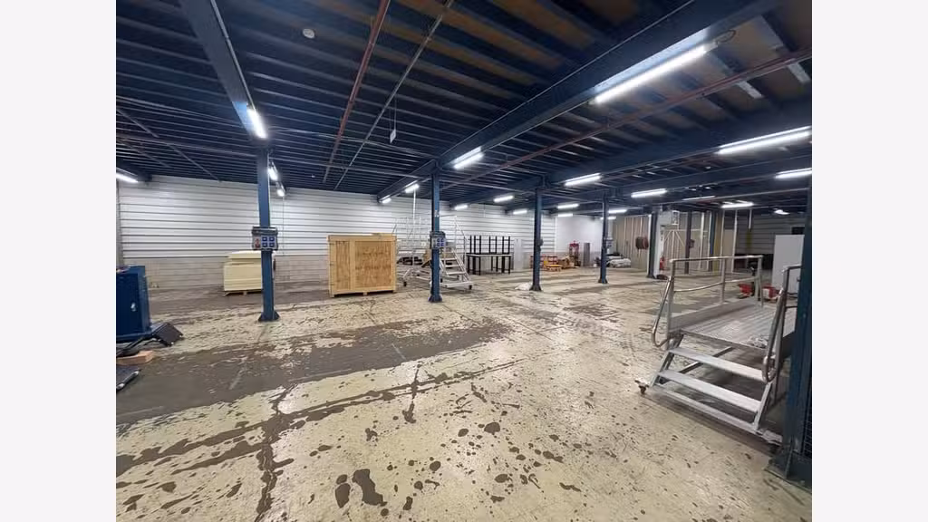 À louer entrepôt 700m² à Gennevilliers gare RER
