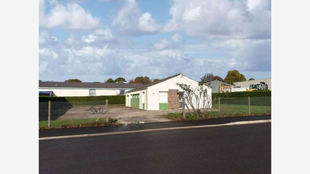 Bâtiment industriel 120m² à louer à La Ferté-Macé
