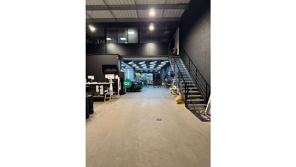 A louer local avec bureaux axe Orvault Sautron