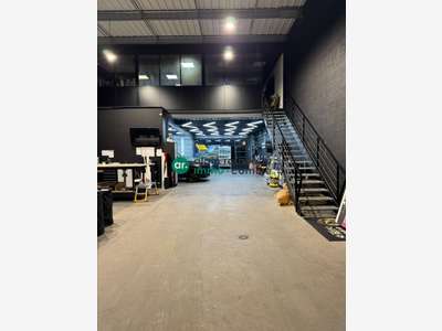 A louer local avec bureaux axe Orvault Sautron