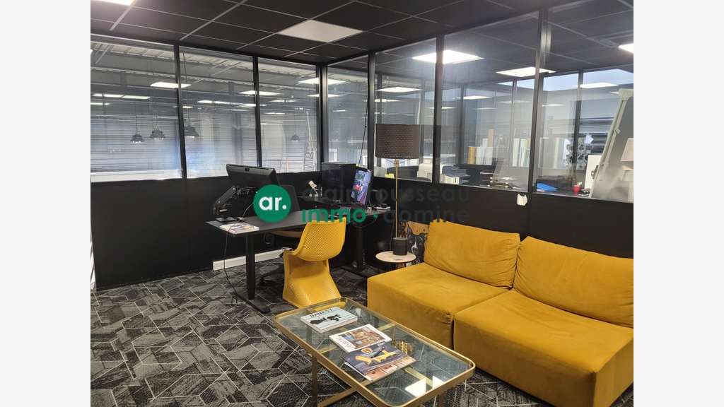 A louer local avec bureaux axe Orvault Sautron