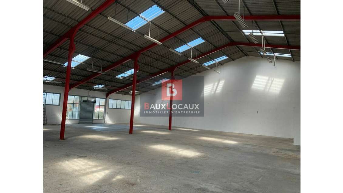 A louer local d'activité 540m² avec bureaux à Alès
