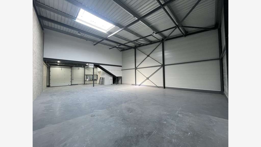 Locaux 236m² à louer à Cormeilles-en-Parisis