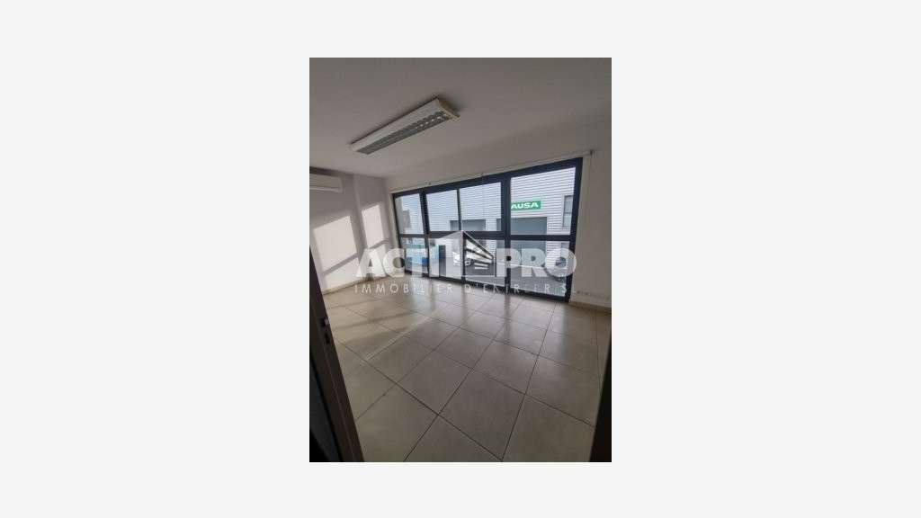 À louer locaux d'activité 805m² à Perpignan