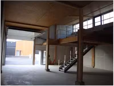 À louer local 215m² village des métiers d'Avignon