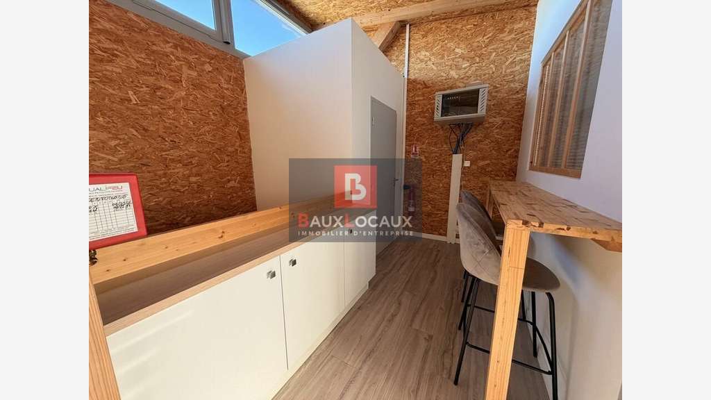 Local d'activité 100m² à louer à Avignon Agroparc