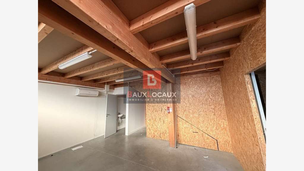 Local d'activité 100m² à louer à Avignon Agroparc