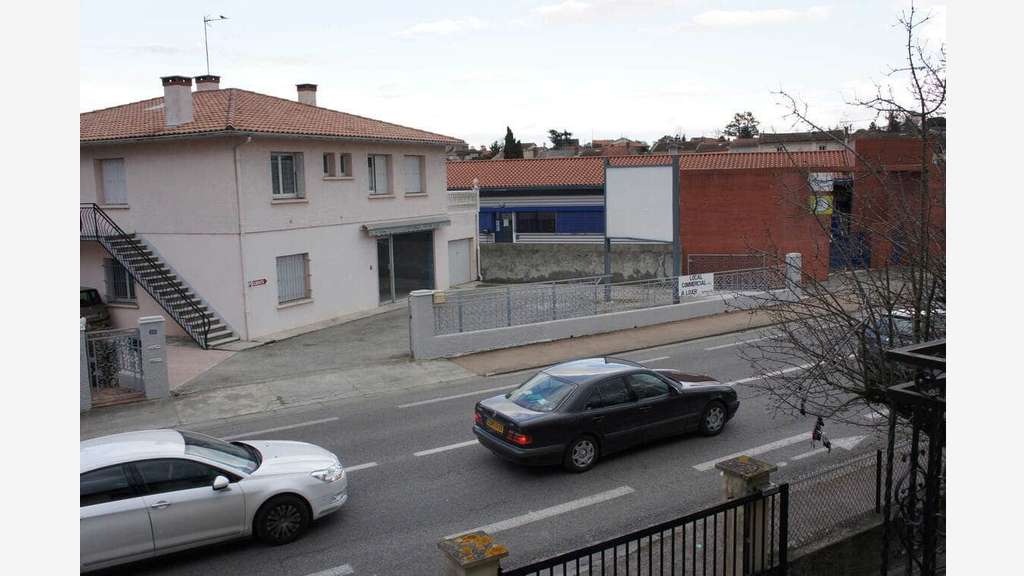 À louer local d'activités 300m² à Pamiers  