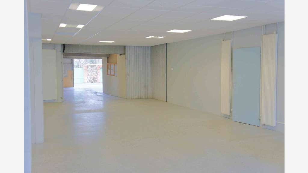 À louer local d'activités 300m² à Pamiers  