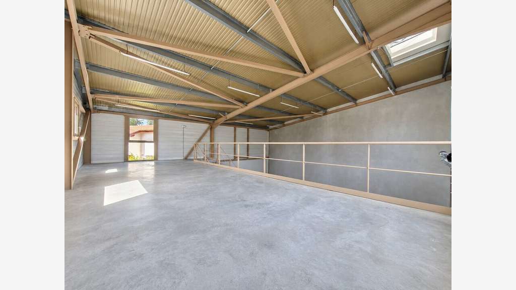 Locaux 375m² à louer Bayonne ZA Saint-Étienne
