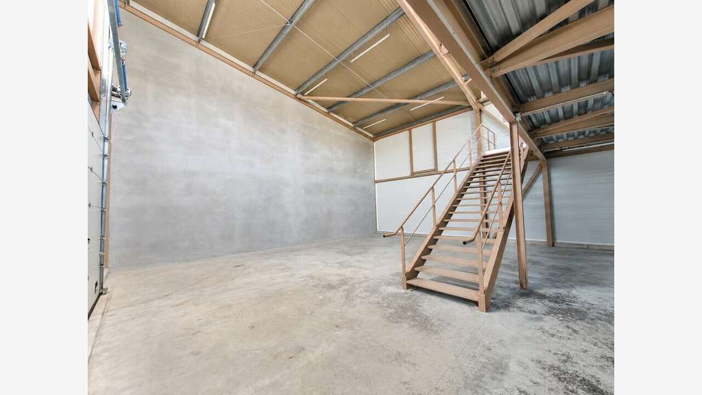 Locaux 375m² à louer Bayonne ZA Saint-Étienne