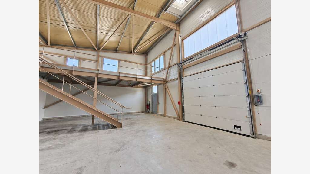 Locaux 375m² à louer Bayonne ZA Saint-Étienne